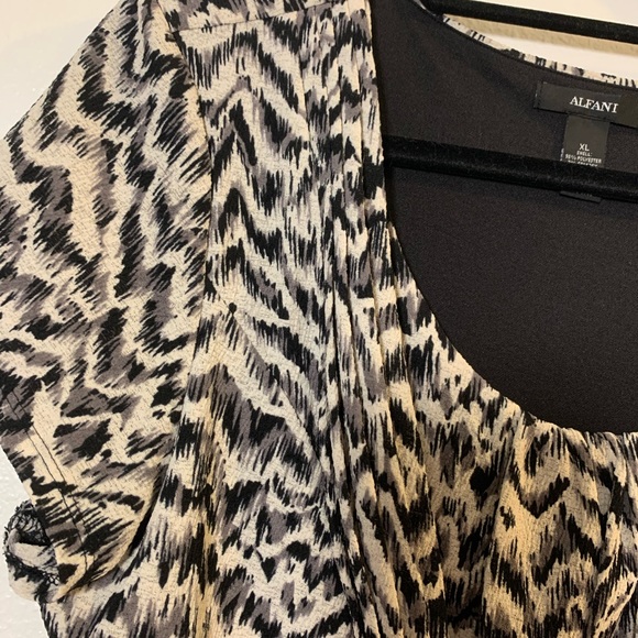 Alfani. XL.  Black & beige.  Under suit or on its own. - Picture 3 of 4